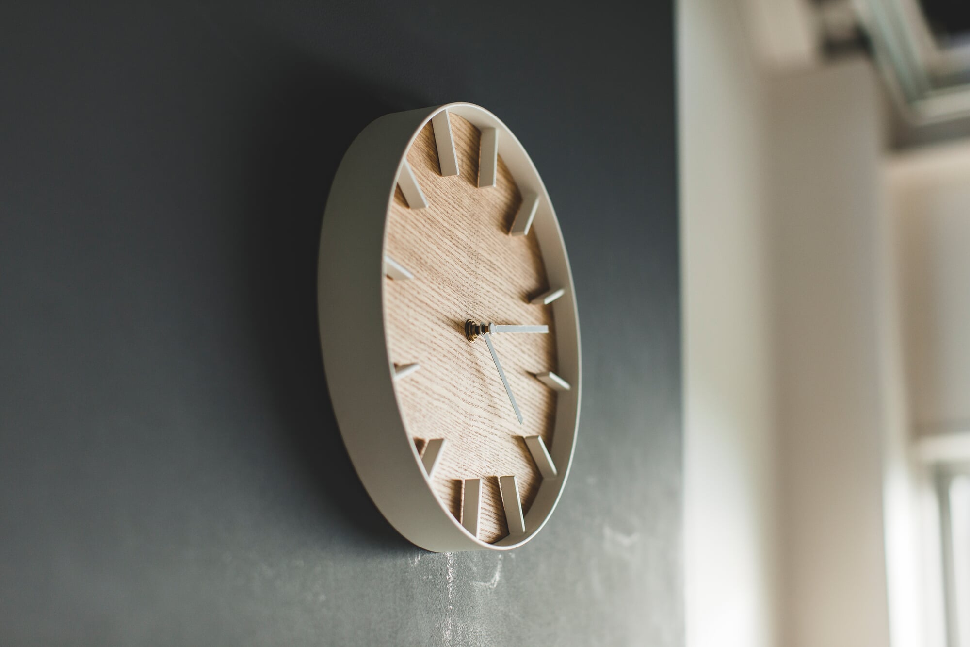 Wall clock Rin, White / Ash | Manufactum