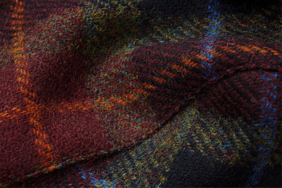 Men cap Harris tweed Red patterned, close-up