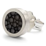 Stud oorbellen zilver rog leer Zwart