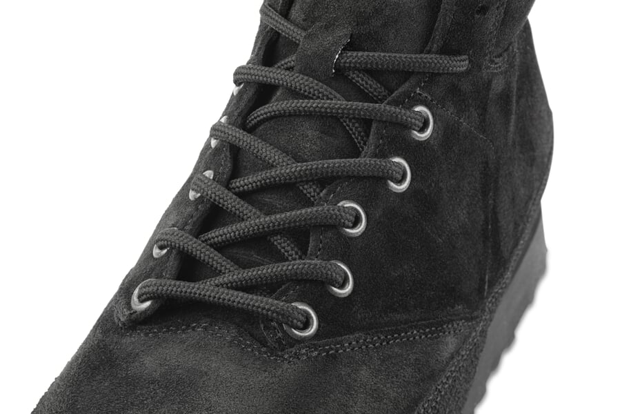Mens lace up boot nubuck Black, close-up