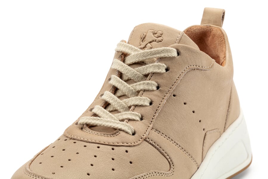 Leren damessneakers Zand, close-up
