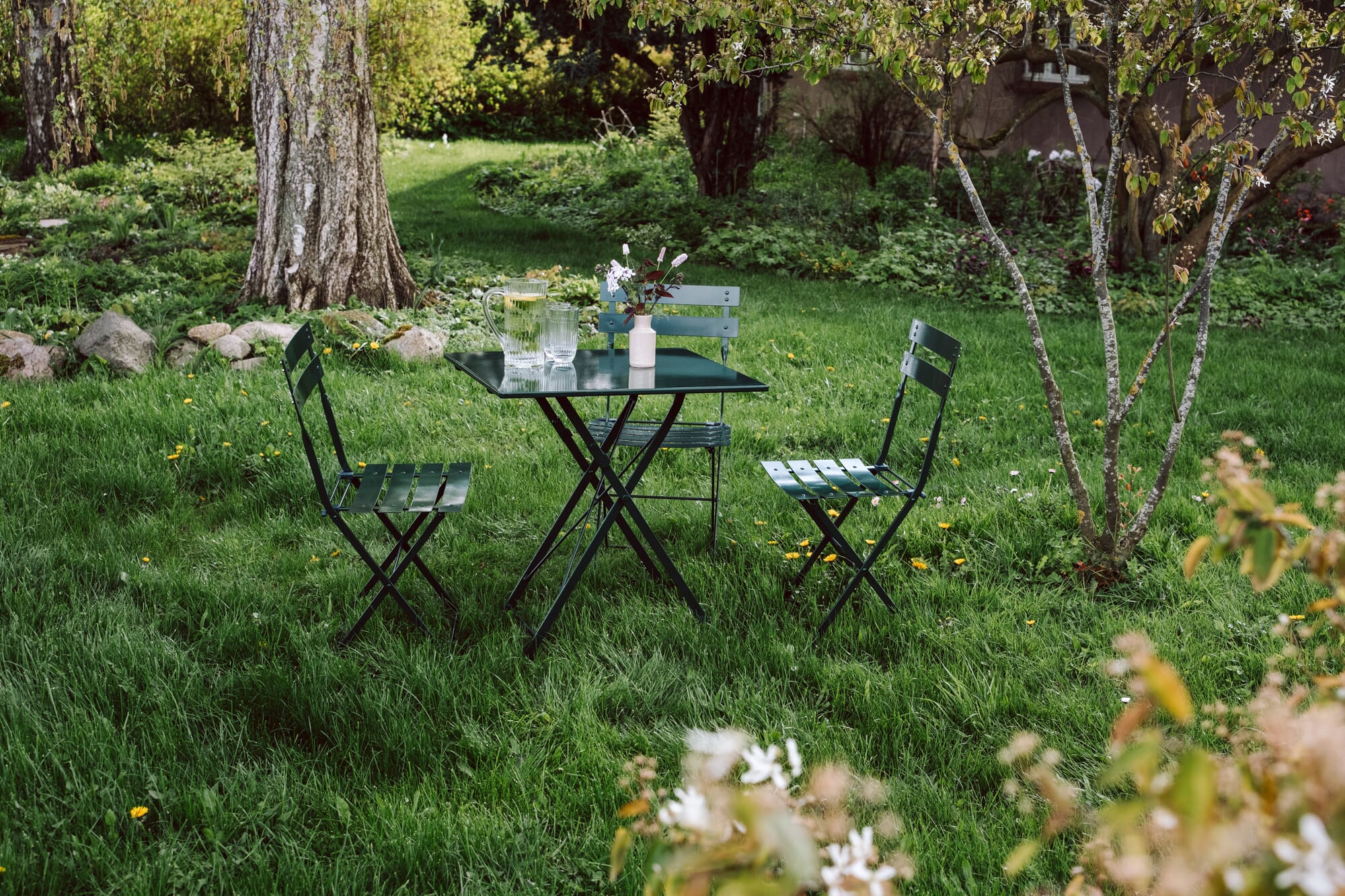 plastic folding bistro table