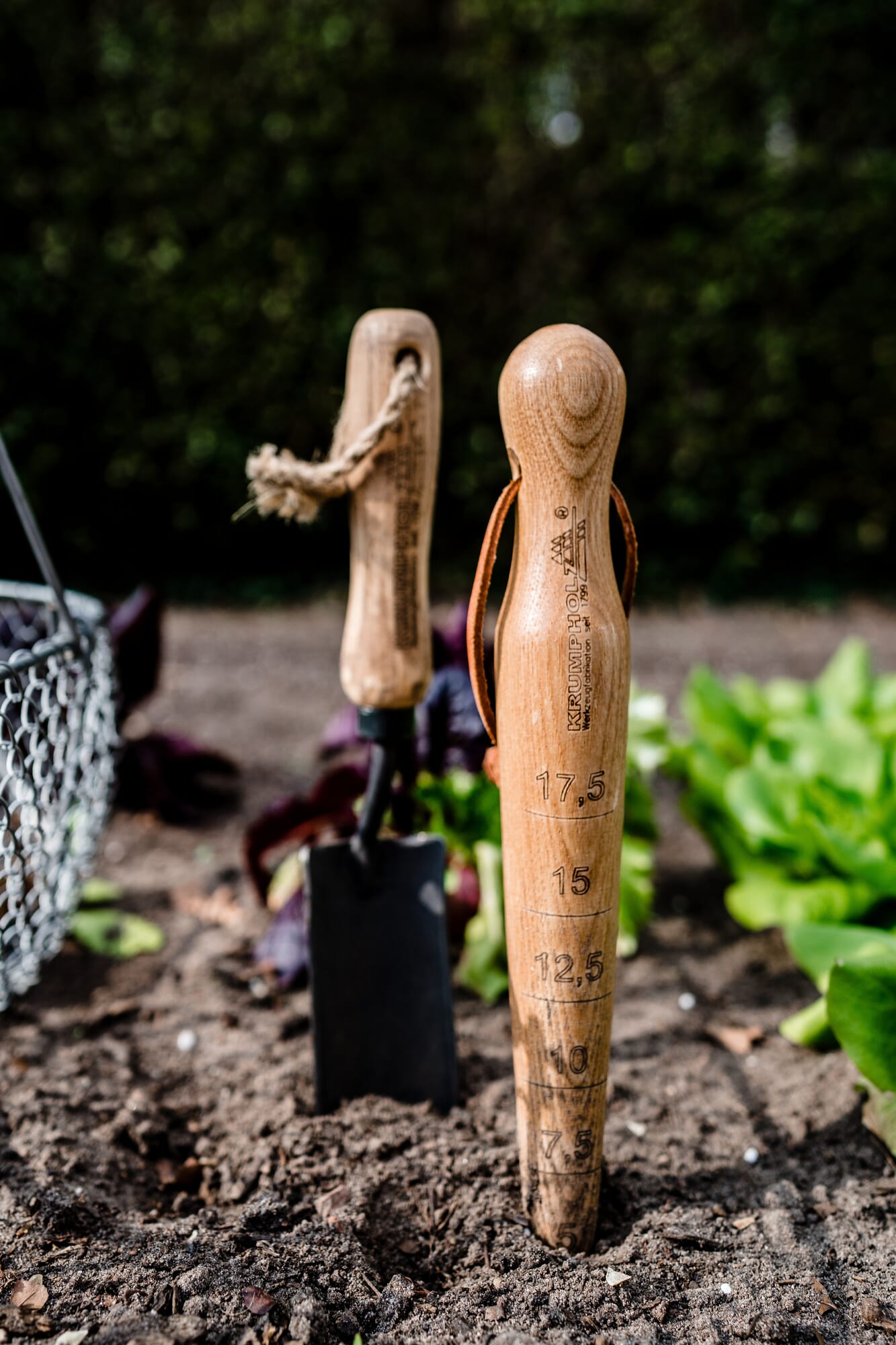 planting-wood-brass-tip.jpg?