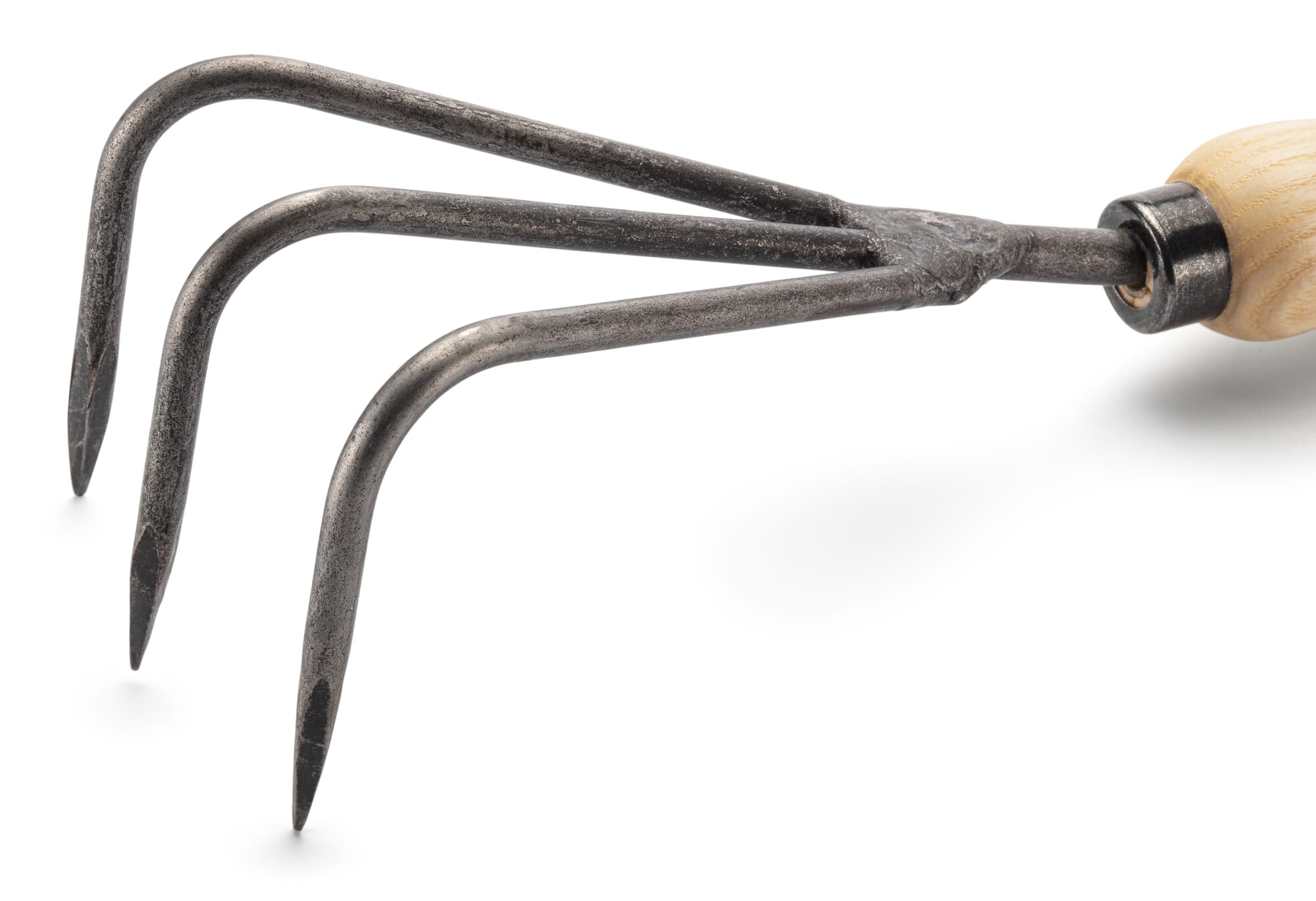 Hand cultivator