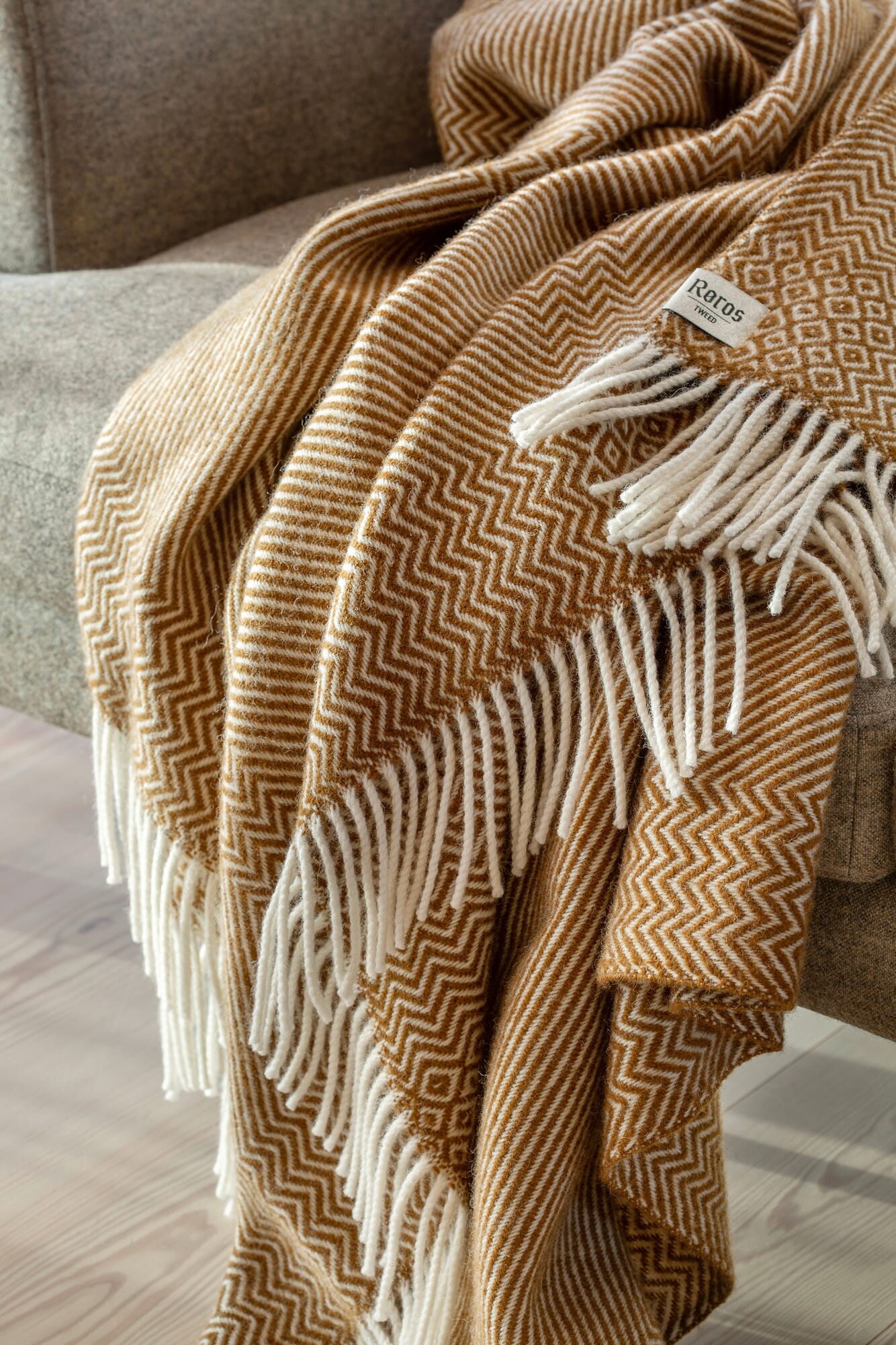 Lamb wool blanket zigzag stripe Kattefot Ochre Manufactum