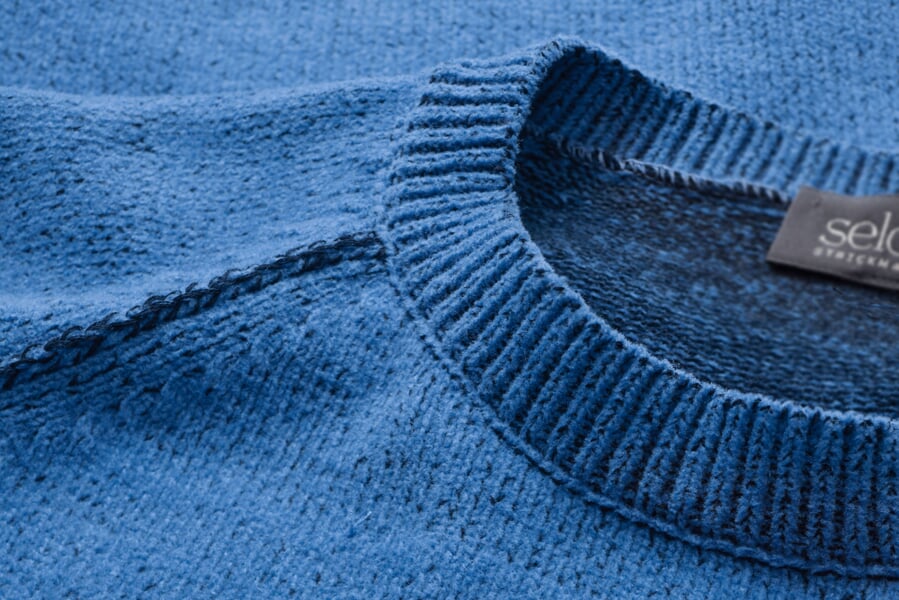 Herrenpullover Raglan Blau, Detailsicht