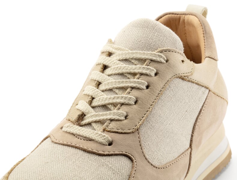 Ladies sneaker Beige sand, close-up