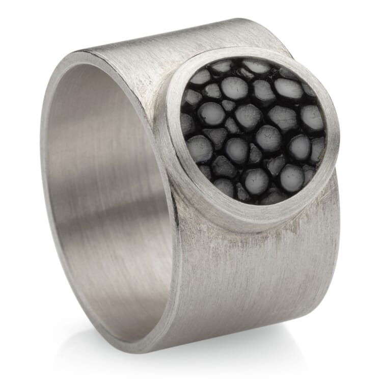 Fingerring sølv ray læder bred, Sort