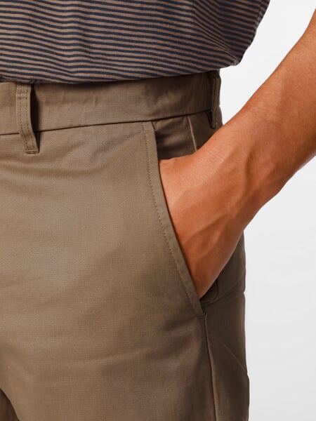 Men's chino pants twill Camel, close-up
