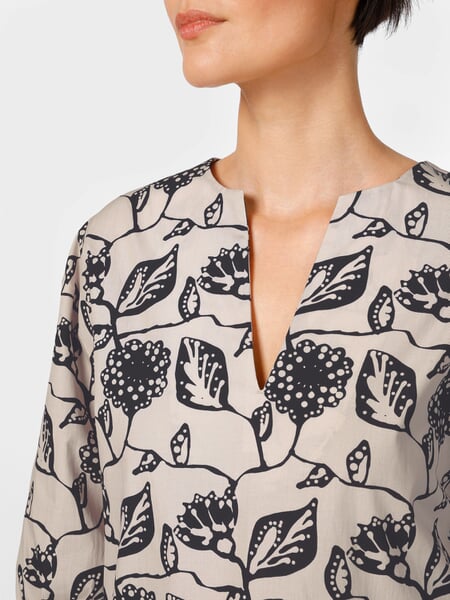 Damenbluse Floral Print Creme-Schwarz, Detailsicht