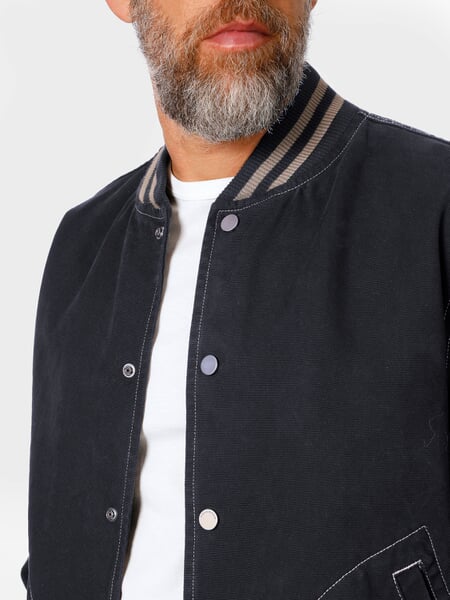 Herren-Collegejacke Dunkelblau, Detailsicht